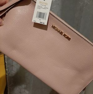 Michael Kors Jet set wristlet